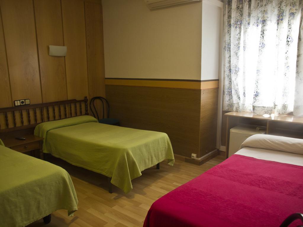 Hostal Lizana Huesca Chambre photo