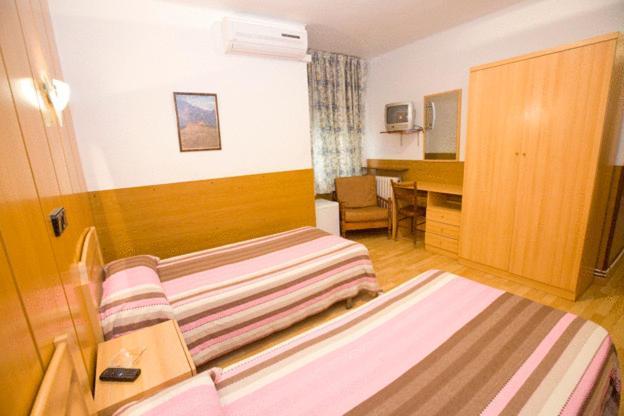Hostal Lizana Huesca Extérieur photo